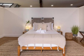 Deluxe 3BR Loft Walkable to Everything Downtown